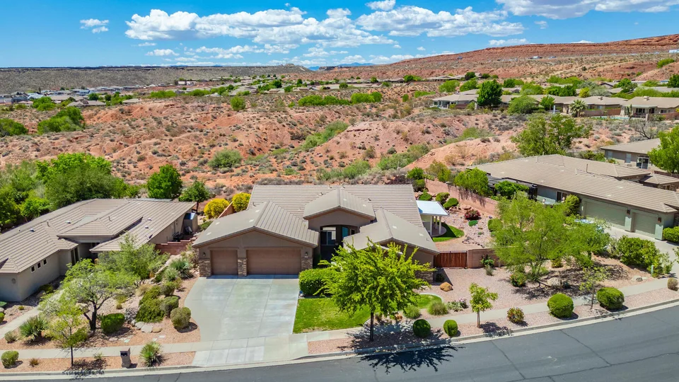 Home in Coral Canyon